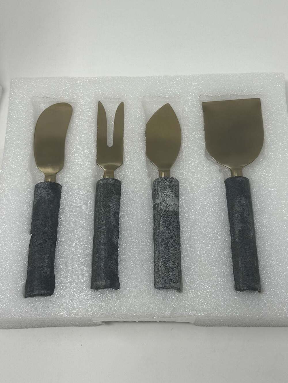 Threshold Putney Cheese Set of 4 Pieces Stainless Steel & Marble